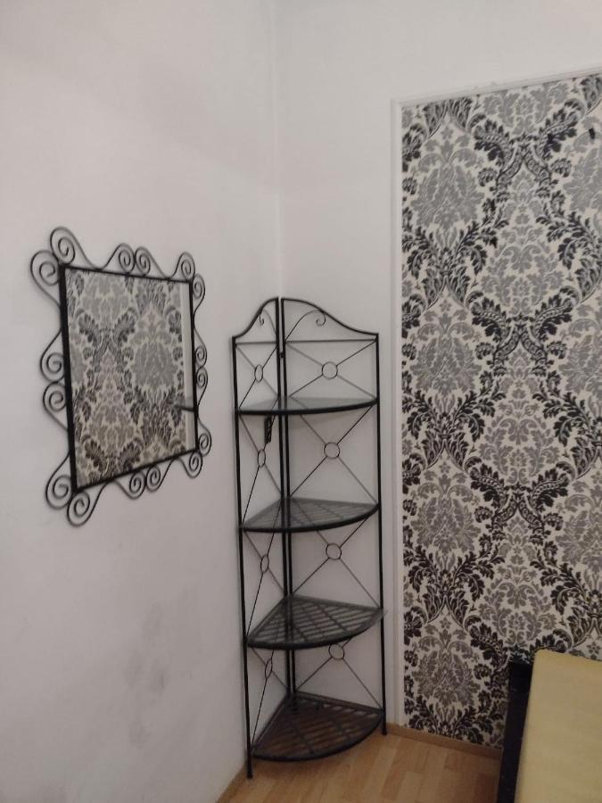 Tiborlak Apartamento Budapeste Exterior foto